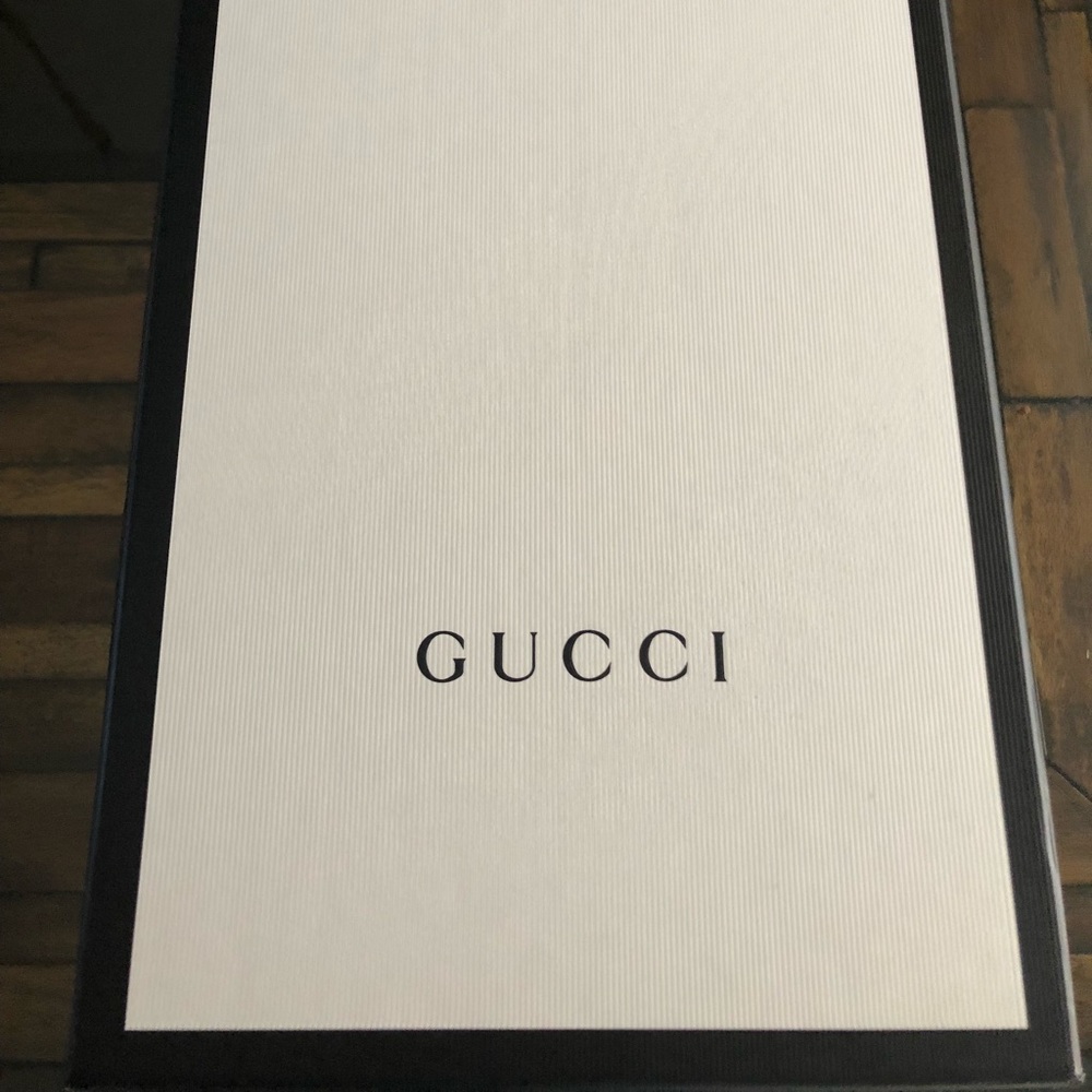 GG Supreme tiger slip on sneaker